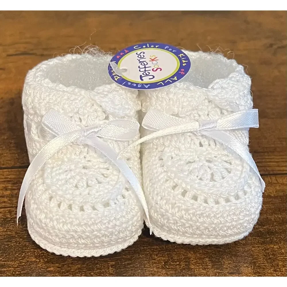 Jefferies Socks Newborn White Hand Crochet Booties w/ White Satin Ribbon Sz 0-1